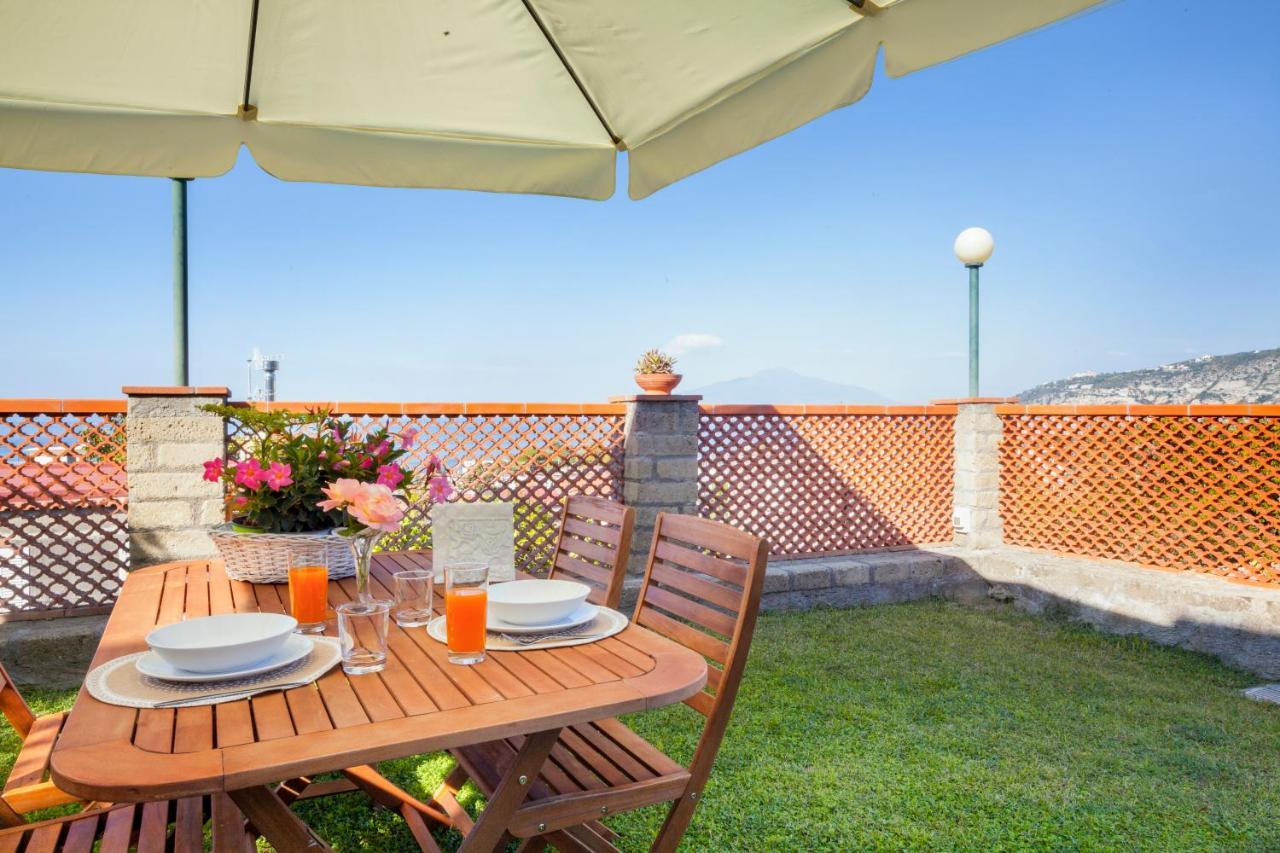 Shanti Home - Restaurant Di Aversano Salvatore Сорренто Екстер'єр фото